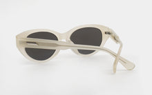 Load image into Gallery viewer, Horn XO