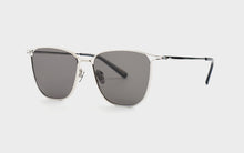 Load image into Gallery viewer, Kissing JUO