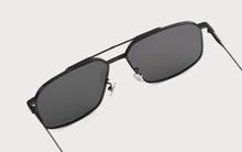 Load image into Gallery viewer, Kissing META