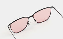 Load image into Gallery viewer, Kissing JUO