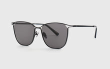 Load image into Gallery viewer, Kissing JUO