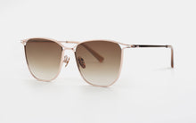 Load image into Gallery viewer, Kissing JUO