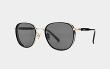 Load image into Gallery viewer, Kissing HYPE