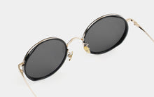 Load image into Gallery viewer, Kissing LATE