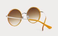 Load image into Gallery viewer, Kissing LATE