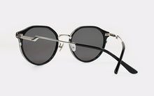 Load image into Gallery viewer, Kissing LINE