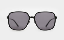 Load image into Gallery viewer, Kissing LULU