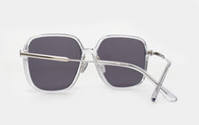 Load image into Gallery viewer, Kissing LULU