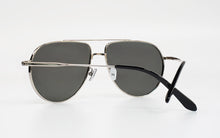 Load image into Gallery viewer, Kissing ZUM