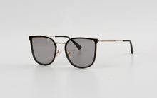 Load image into Gallery viewer, Kissing SUPEN