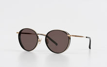 Load image into Gallery viewer, Kissing BELLA