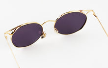 Load image into Gallery viewer, Kissing WENDY R