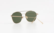 Load image into Gallery viewer, Kissing IRENE