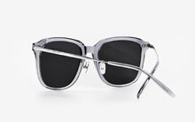 Load image into Gallery viewer, Kissing ALI