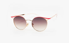 Load image into Gallery viewer, Kissing WENDY R