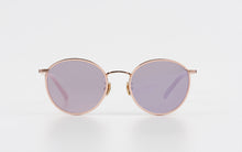 Load image into Gallery viewer, Kissing BELLA