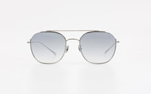 Load image into Gallery viewer, Kissing IRENE