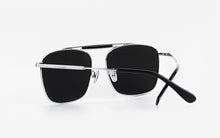 Load image into Gallery viewer, Kissing HIT