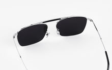 Load image into Gallery viewer, Kissing HIT