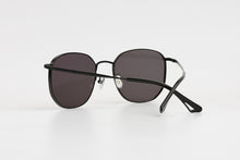 Load image into Gallery viewer, Kissing BANT