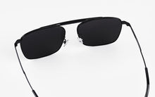 Load image into Gallery viewer, Kissing HIT