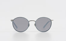 Load image into Gallery viewer, Kissing BELLA