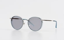 Load image into Gallery viewer, Kissing BELLA