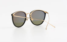 Load image into Gallery viewer, Kissing NOEL