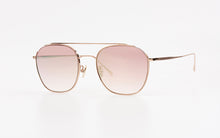 Load image into Gallery viewer, Kissing IRENE