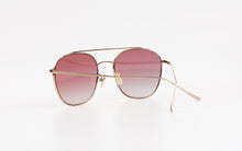 Load image into Gallery viewer, Kissing IRENE