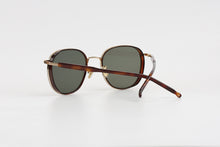 Load image into Gallery viewer, Kissing MARTE