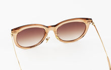 Load image into Gallery viewer, Kissing SALLY