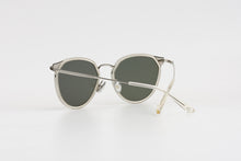 Load image into Gallery viewer, Kissing MANE