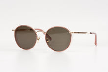 Load image into Gallery viewer, Kissing BELLA