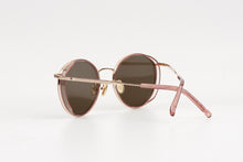 Load image into Gallery viewer, Kissing BELLA