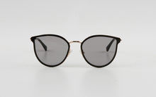 Load image into Gallery viewer, Kissing LOOPY