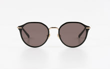 Load image into Gallery viewer, Kissing TESS