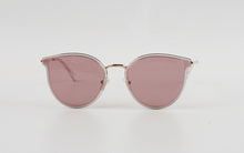 Load image into Gallery viewer, Kissing LOOPY