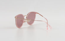 Load image into Gallery viewer, Kissing LOOPY