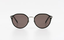 Load image into Gallery viewer, Kissing TESS