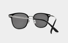 Load image into Gallery viewer, Kissing BRIGHT
