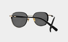 Load image into Gallery viewer, Kissing HYPE
