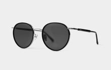 Load image into Gallery viewer, Kissing LOYD
